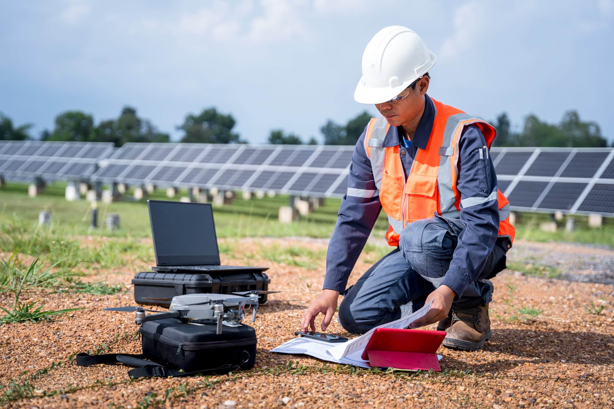Installer des panneaux solaires sur un terrain : les éléments-clés à connaître