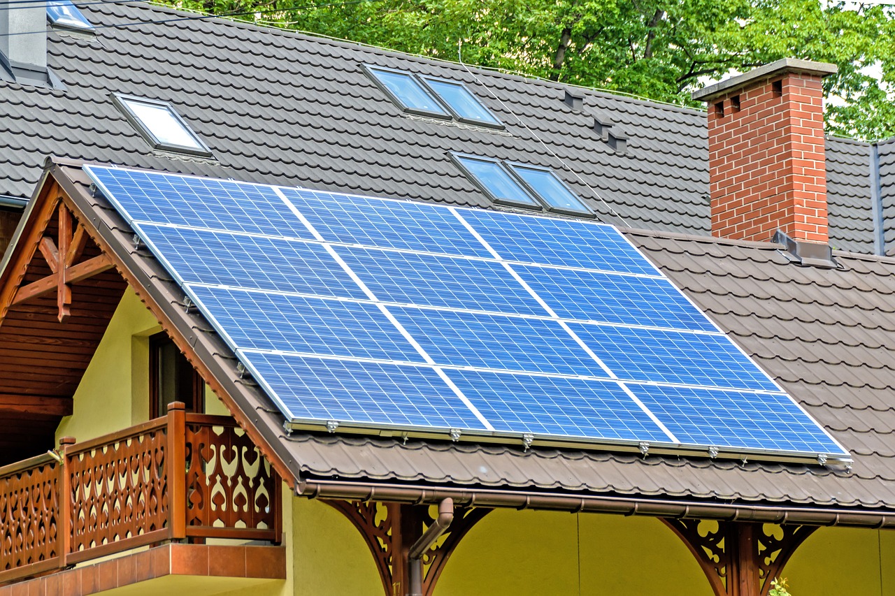 Panneaux solaires sur le toit
